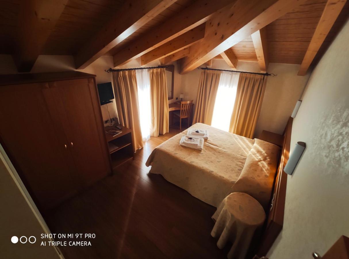 Azzano Holidays B&B 메체그라 외부 사진